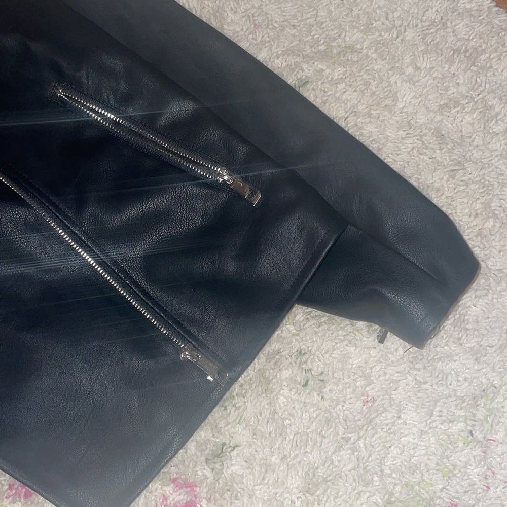 Black jacket - Picture 3 of 12
